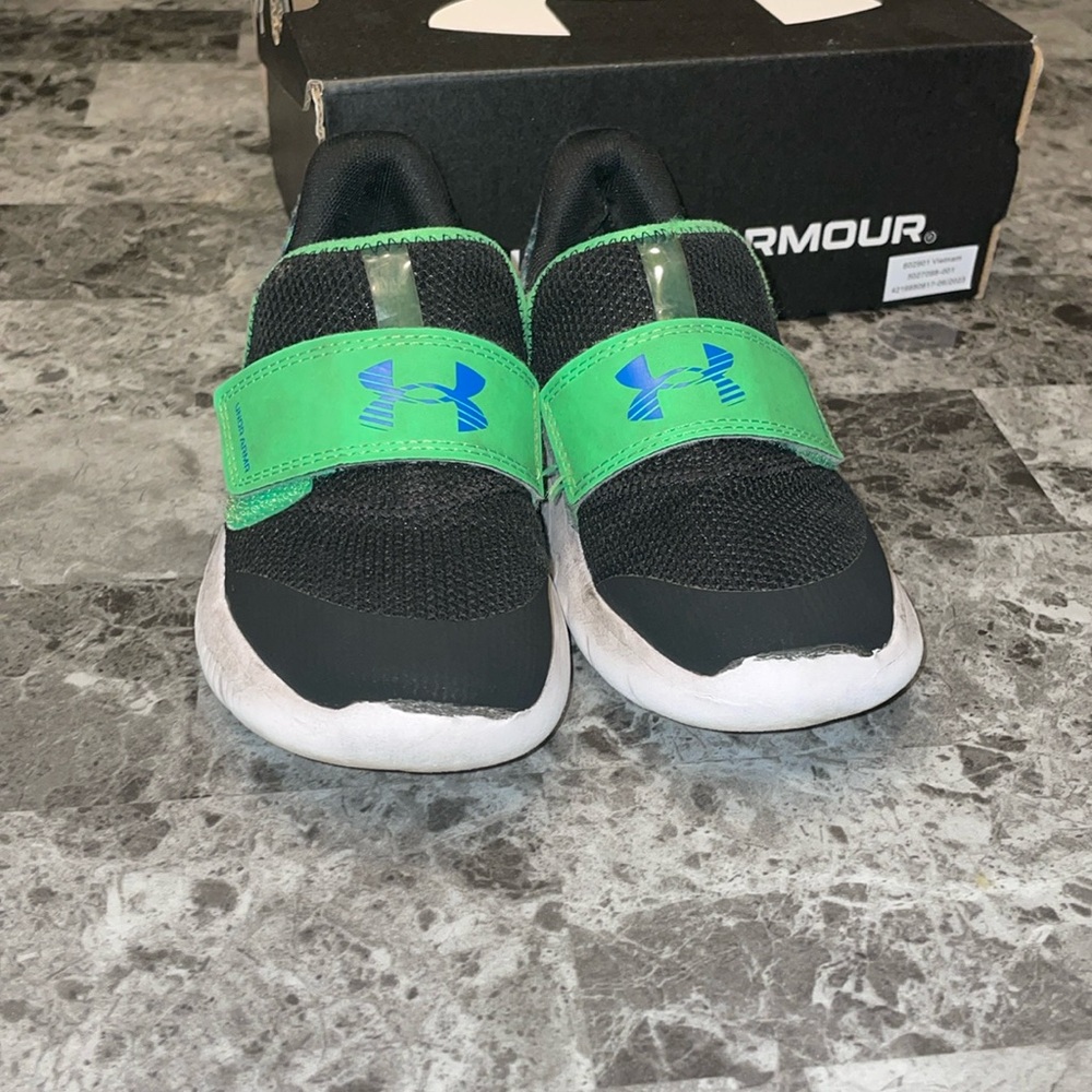 Under Armour velcro 10K toddler shoes